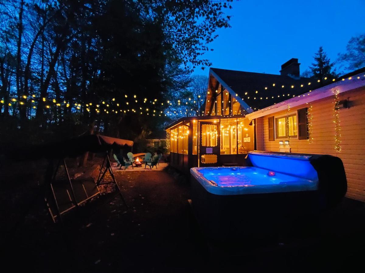 Walk To Pool & Beach - Spacious Gateway, Hot Tub, Game Room Pocono Country Place Bagian luar foto